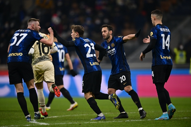 [NBA]詹姆斯击地传内线 拉拉维亚抛投命中