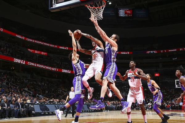 官方：瓦尔迪新赛季将穿克雷莫内塞10号球衣