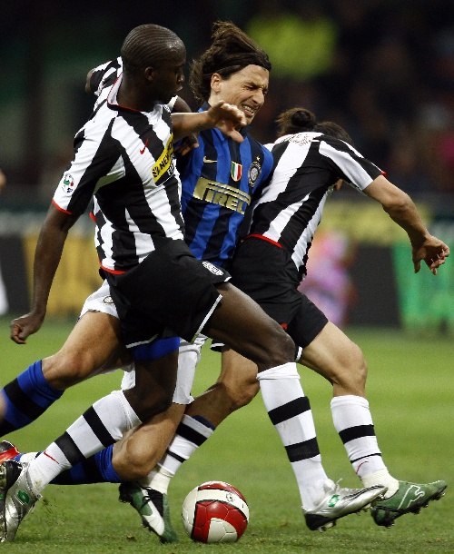 《Megabonk》推出万圣节更新：可操控新角色床单幽灵