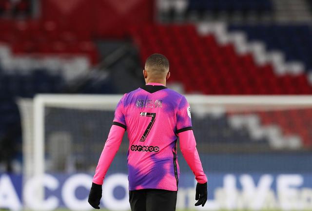 视频｜电竞世界杯惊现“鬼屋”，场地前身疑似是游乐场