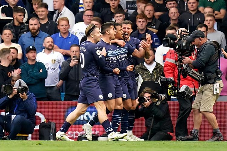 [NBA]哈登接管比赛 弧顶三分打进加罚